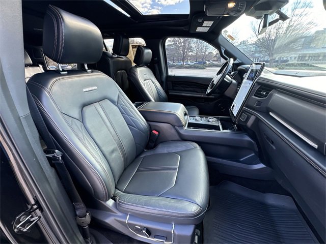 Used 2023 Ford Expedition Platinum image 27