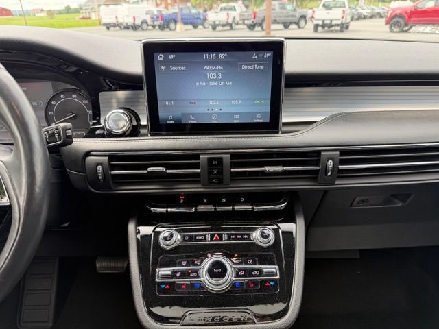Used 2022 Lincoln Corsair AWD w/ Premium Package image 16