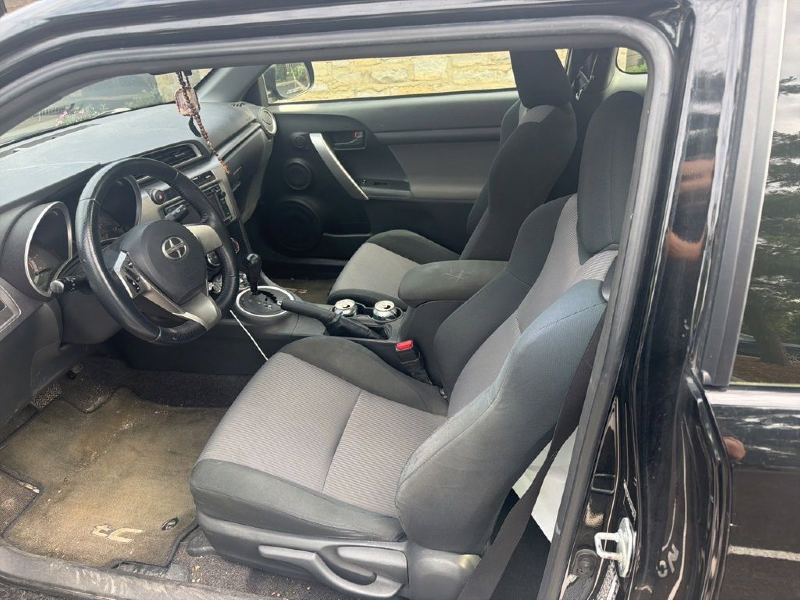 Used 2015 Scion tC FWD image 9
