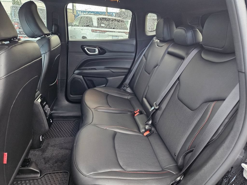 Used 2026 Jeep Compass Trailhawk AWD/4WD image 29