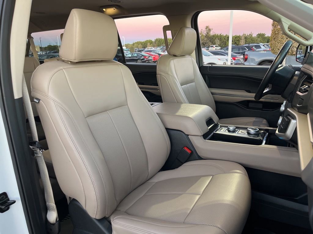 Used 2023 Ford Expedition Max XLT image 30