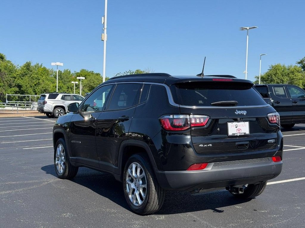 Used 2023 Jeep Compass Latitude w/ Sun and Sound Group AWD/4WD image 6