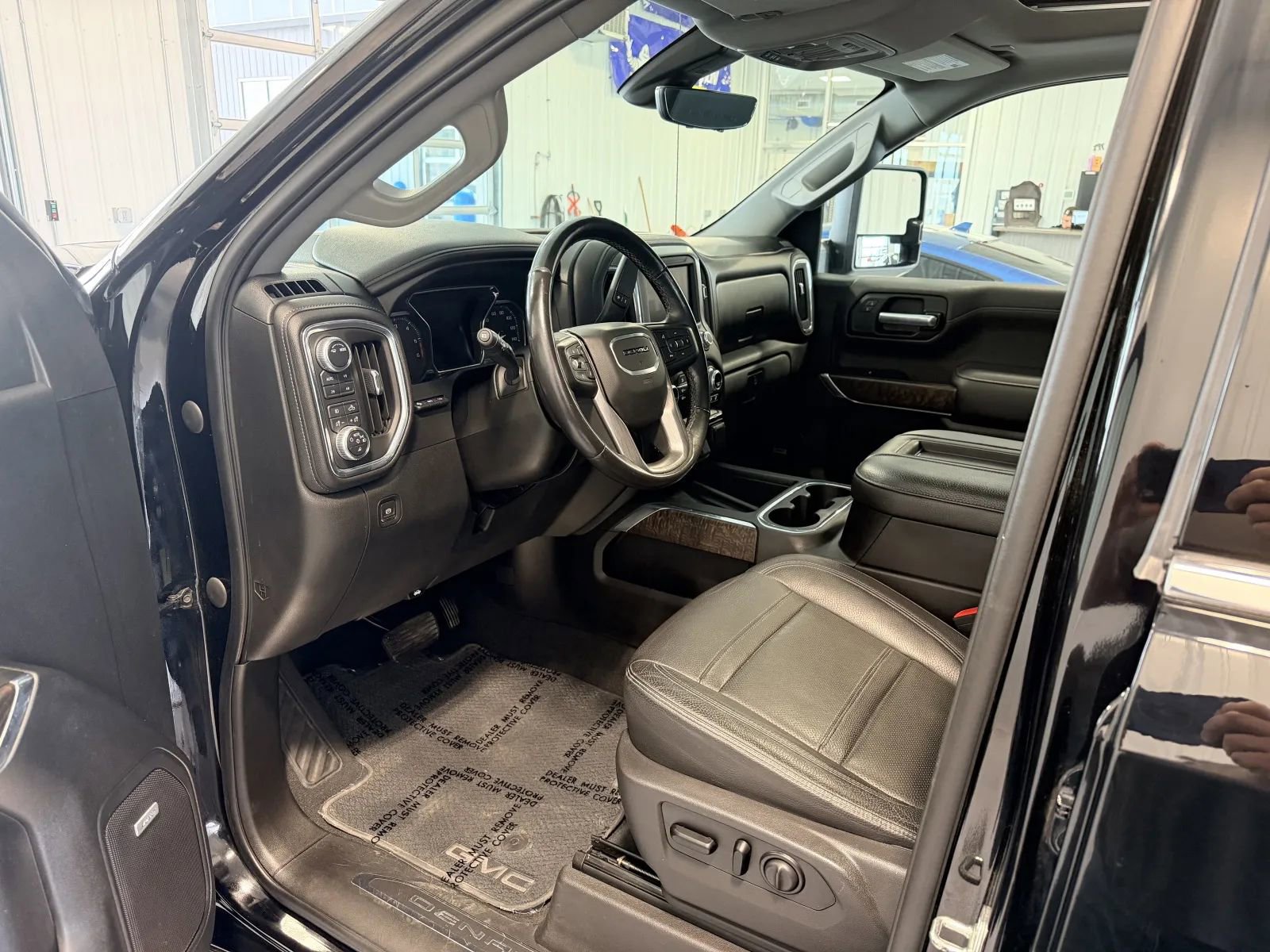 Used 2021 GMC Sierra 1500 Denali w/ Technology Package AWD/4WD image 11