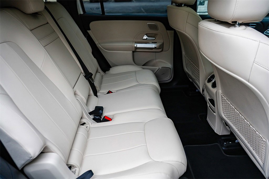 Used 2022 Mercedes-Benz EQB 300 4MATIC image 18