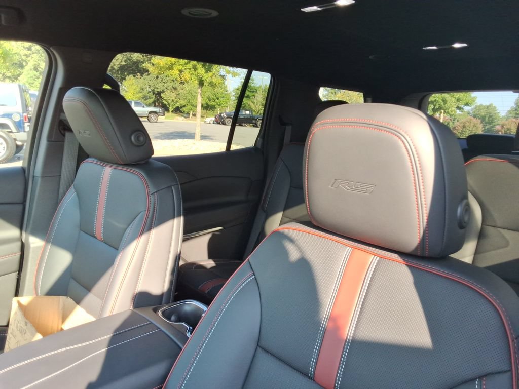 New 2027 Chevrolet Traverse RS FWD image 21