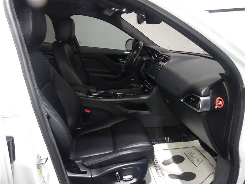 Used 2019 Jaguar F-PACE Premium AWD/4WD image 23