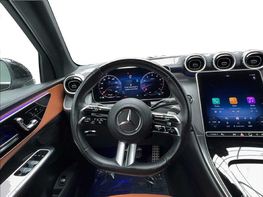 Used 2025 Mercedes-Benz GLC 300 w/ AMG Line image 36