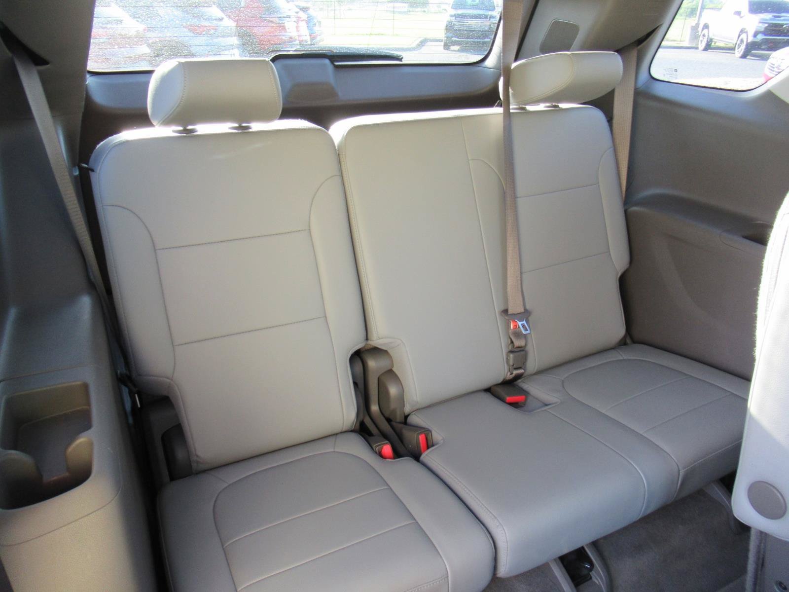 Used 2021 Chevrolet Traverse LT w/ LT Premium Package AWD/4WD image 36