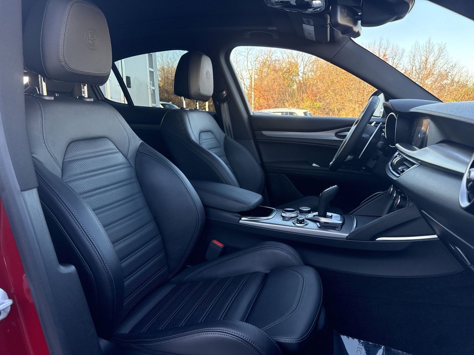 Used 2022 Alfa Romeo Stelvio Veloce image 25