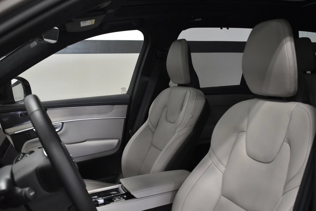 Used 2026 Volvo XC90 B6 Ultra w/ Lounge Package AWD/4WD image 9
