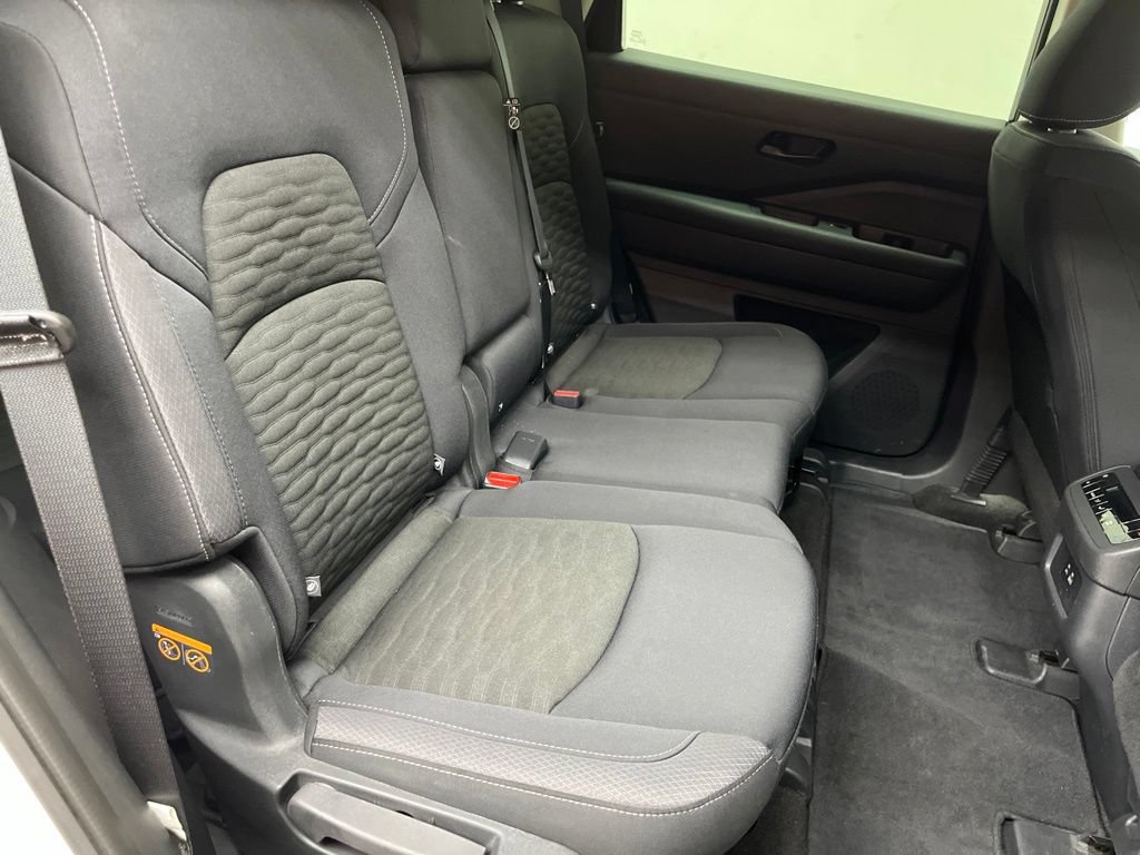 Used 2025 Nissan Pathfinder SV AWD/4WD image 21