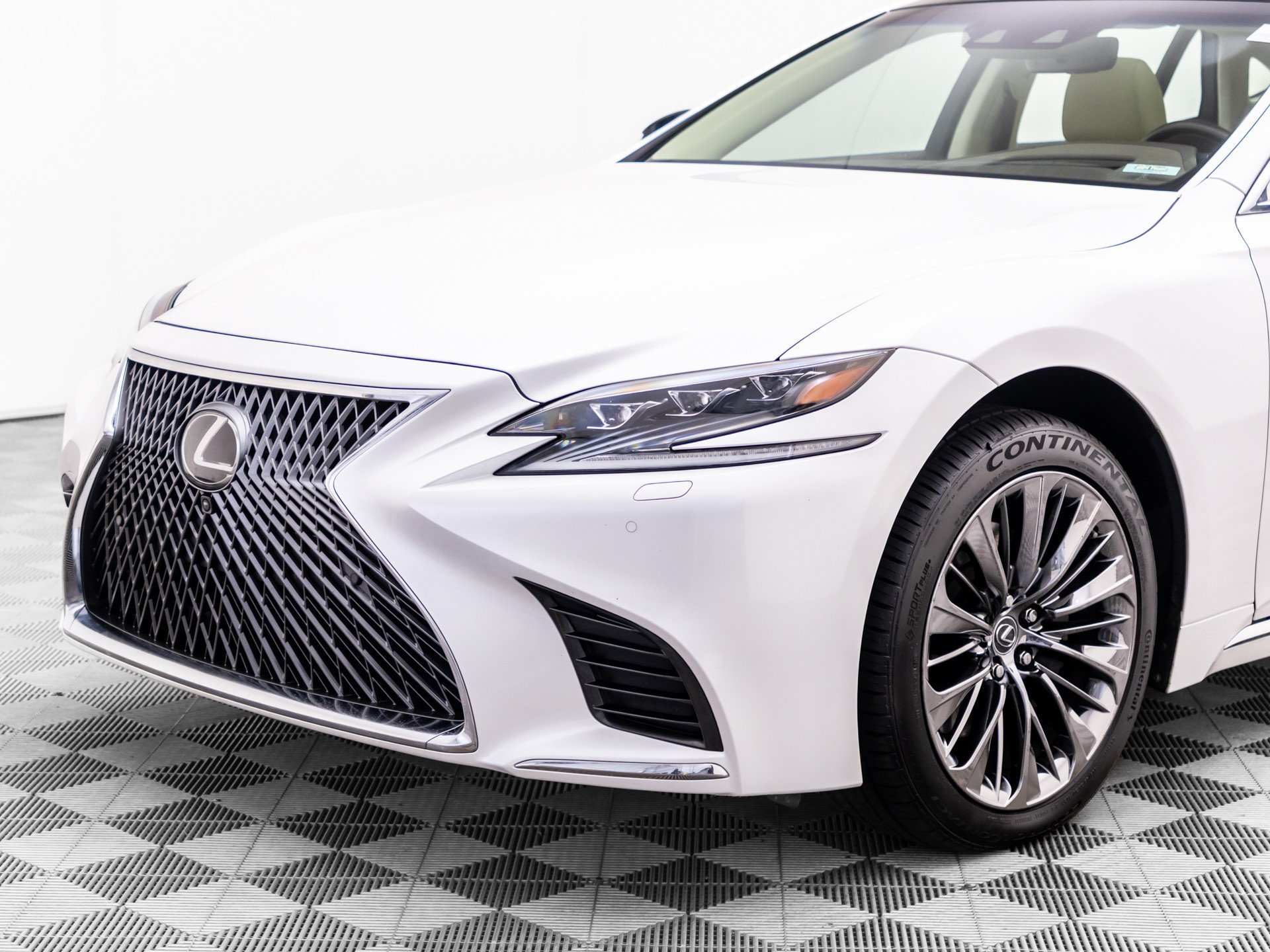 Used 2020 Lexus LS 500 AWD w/ Interior Upgrade Package image 34