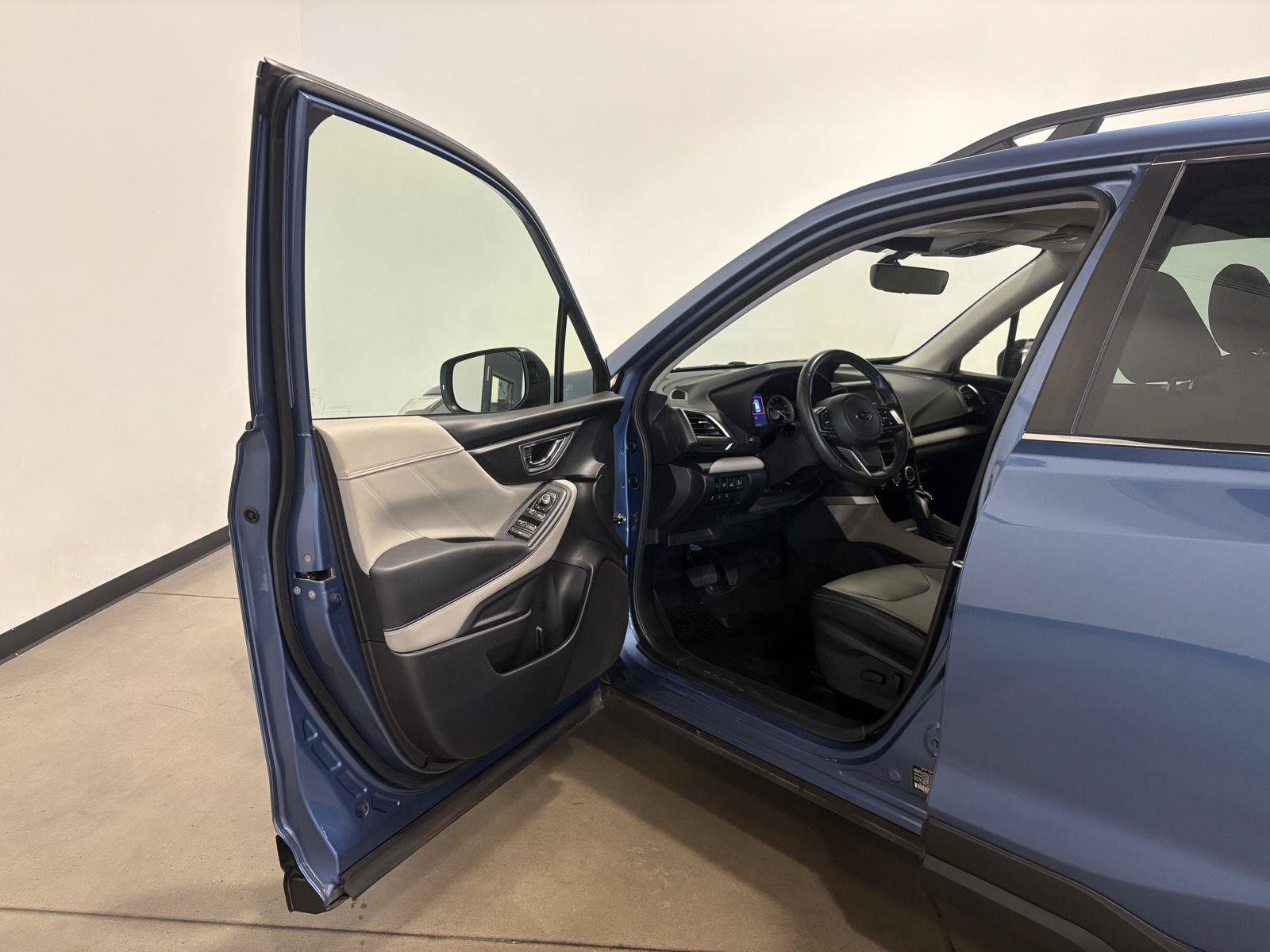 Used 2023 Subaru Forester Limited AWD/4WD image 10