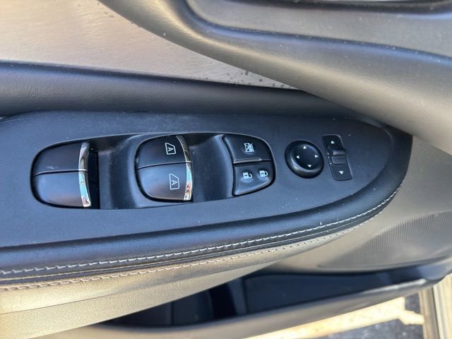 Used 2020 Nissan Murano SL w/ Moonroof Package AWD/4WD image 16