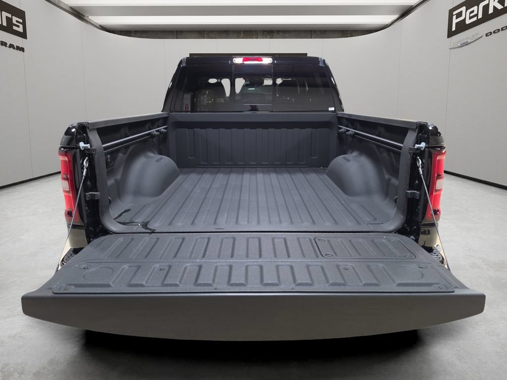 New 2026 RAM 1500 Laramie w/ Night Edition AWD/4WD image 10