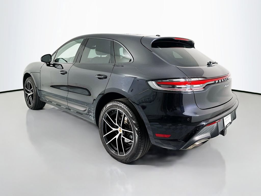 Certified 2024 Porsche Macan AWD/4WD image 3