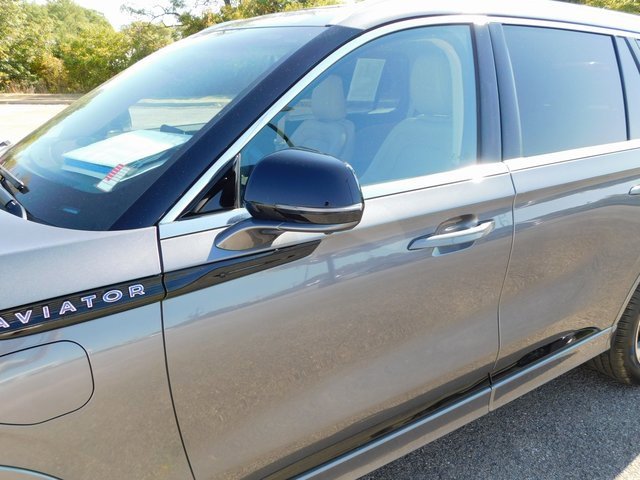 Used 2023 Lincoln Aviator Grand Touring w/ Elements Package Plus image 11