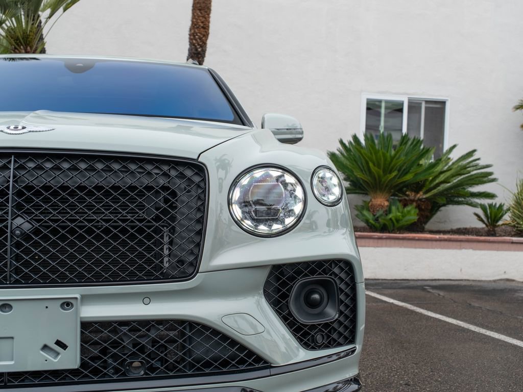 Used 2023 Bentley Bentayga Speed AWD/4WD image 39