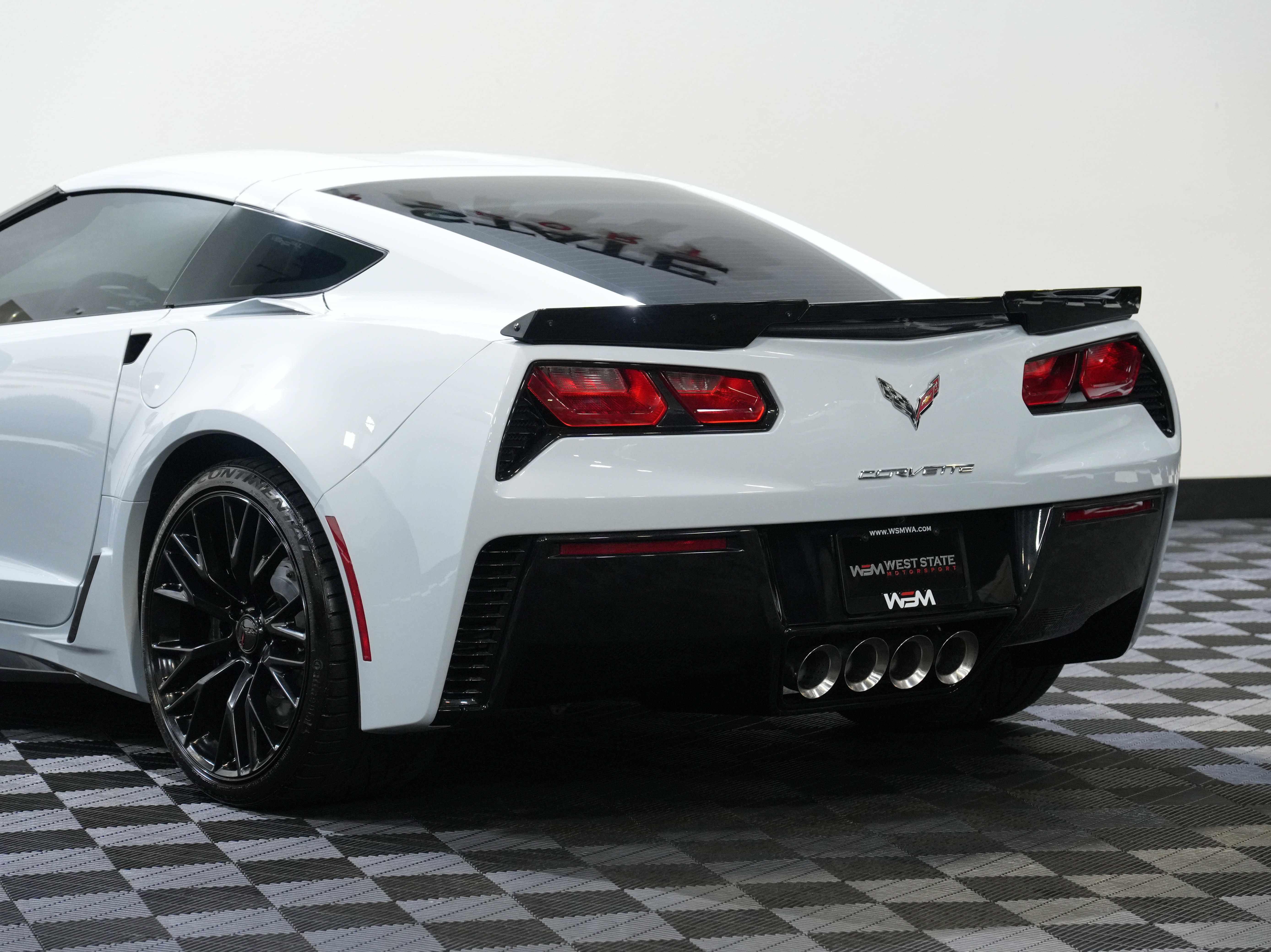 Used 2018 Chevrolet Corvette Grand Sport RWD image 15