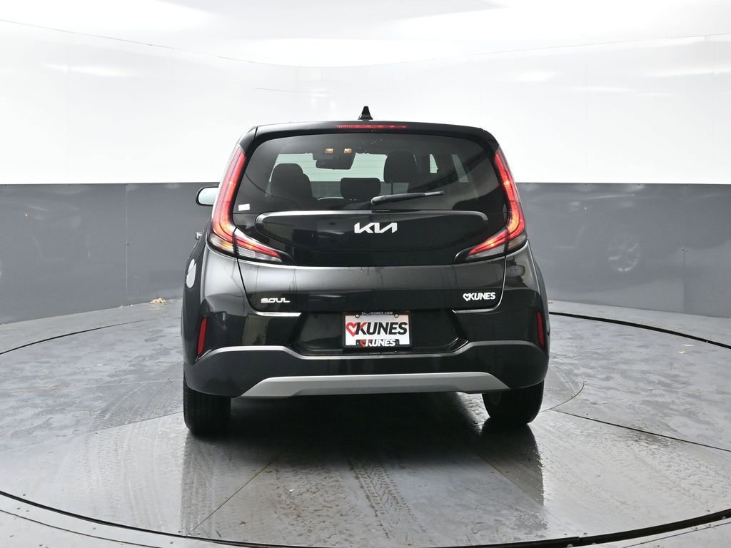 Used 2025 Kia Soul LX w/ LX Technology Package image 12