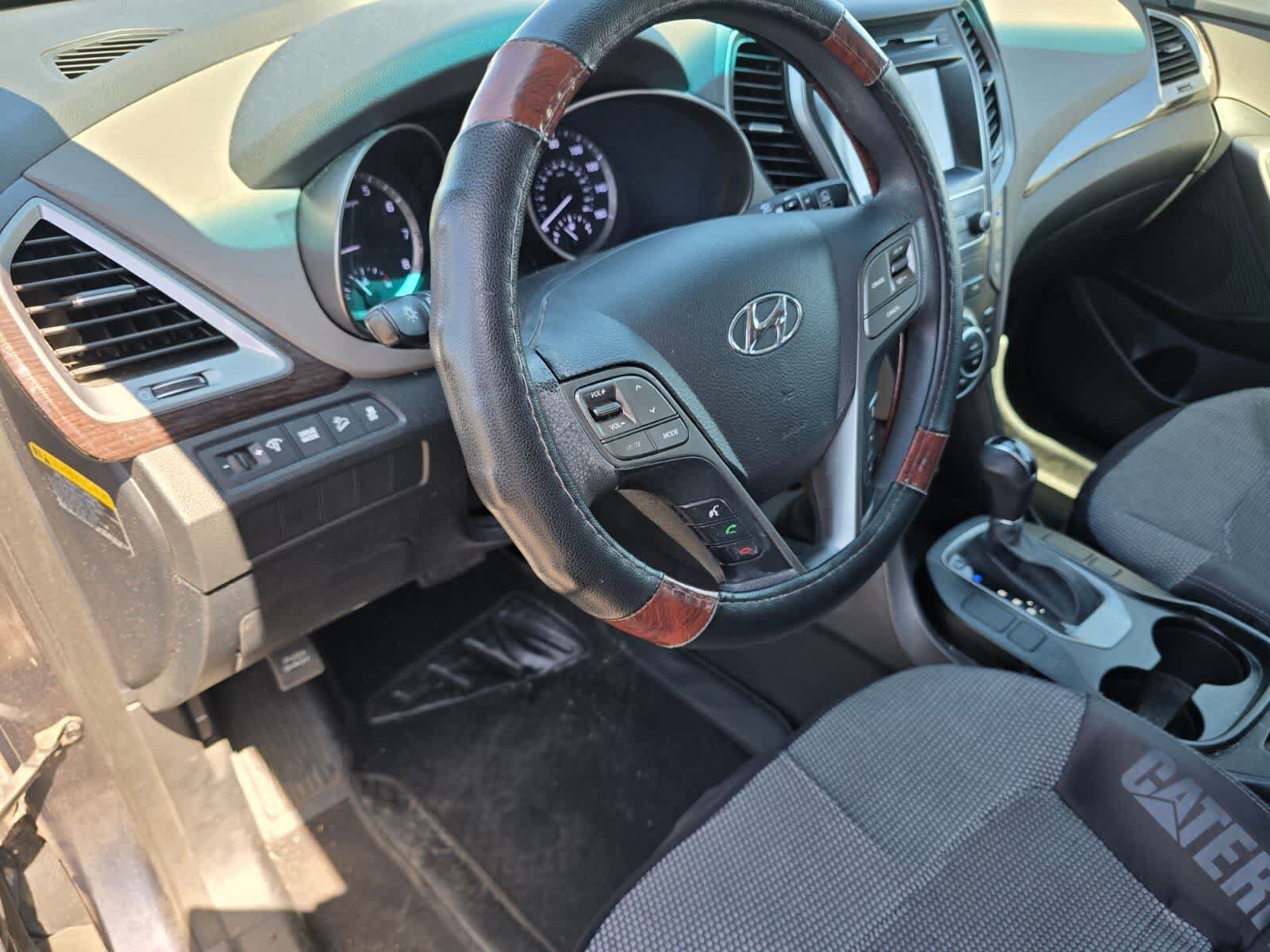 Used 2017 Hyundai Santa Fe SE FWD image 12