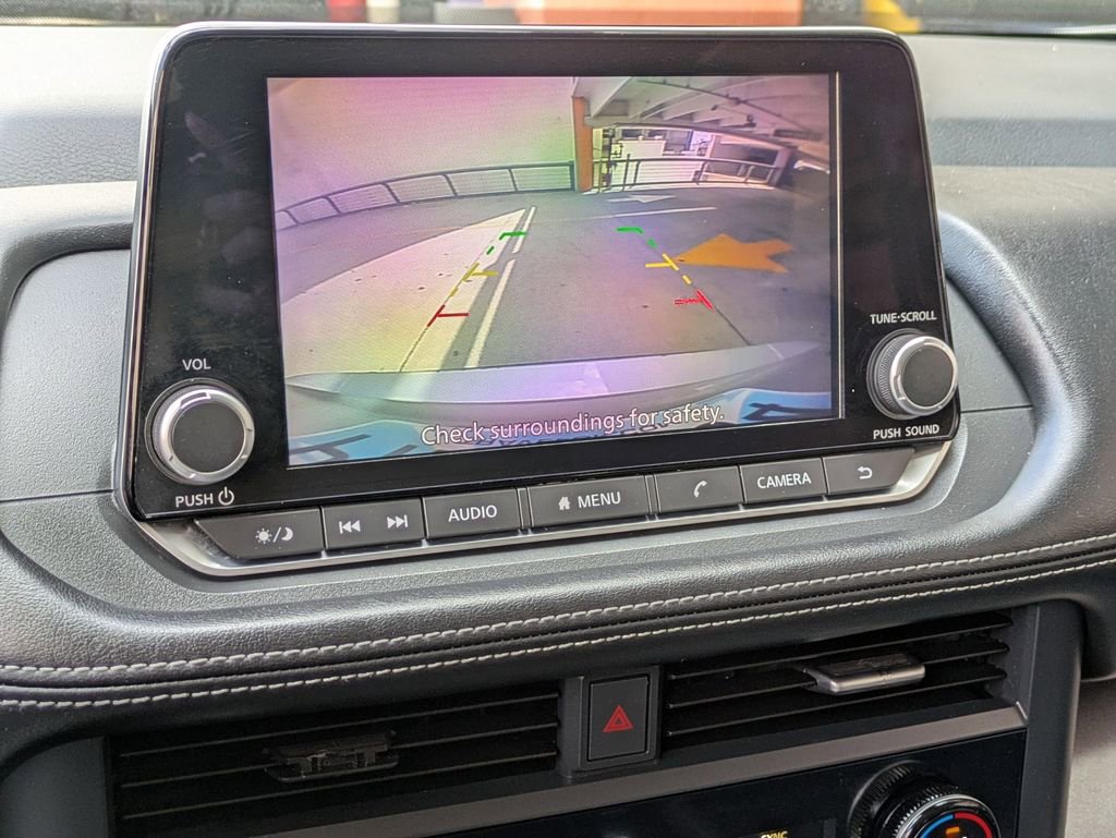 Used 2024 Nissan Rogue SV image 16