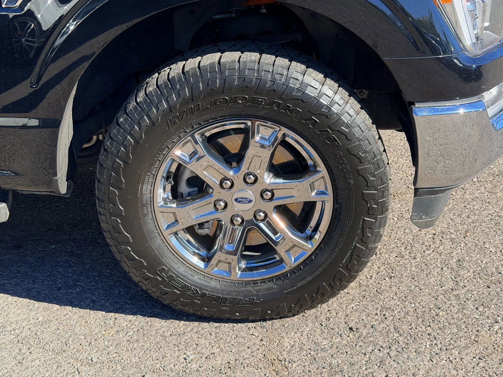 Used 2023 Ford F150 Lariat w/ Trailer Tow Package image 39