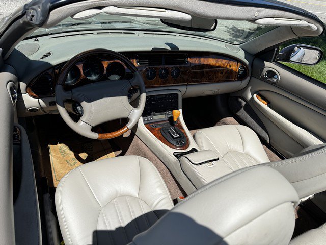 Used 2000 Jaguar XK8 Convertible RWD image 9