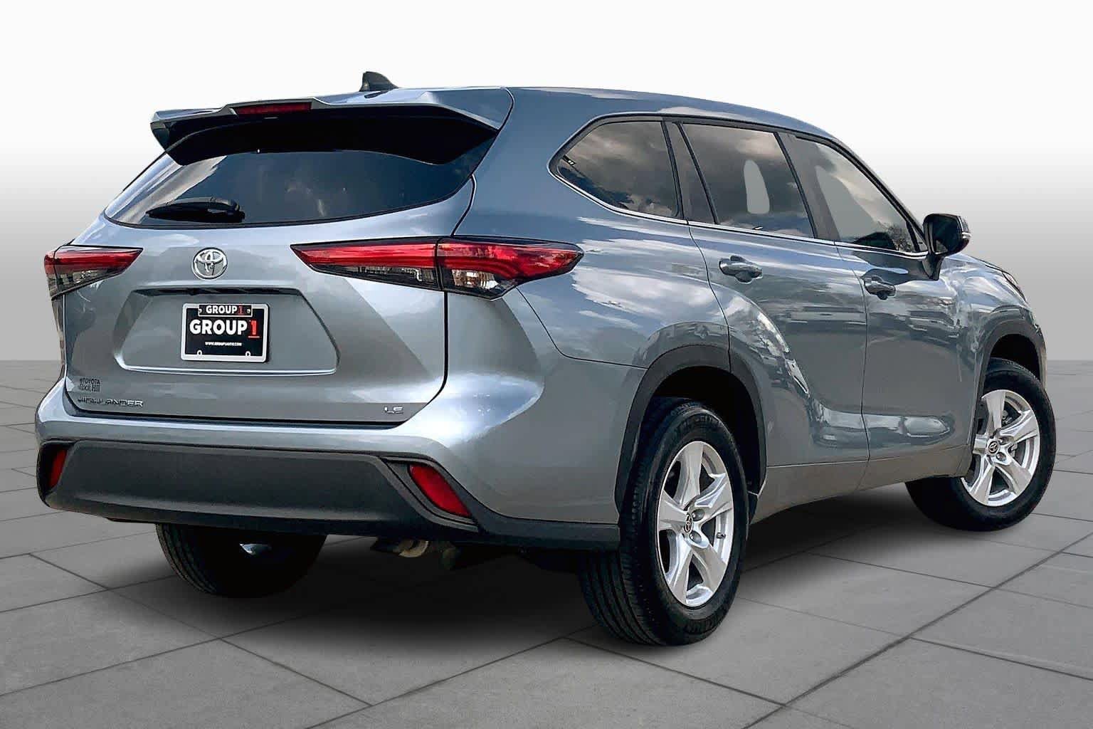 Used 2023 Toyota Highlander LE image 13
