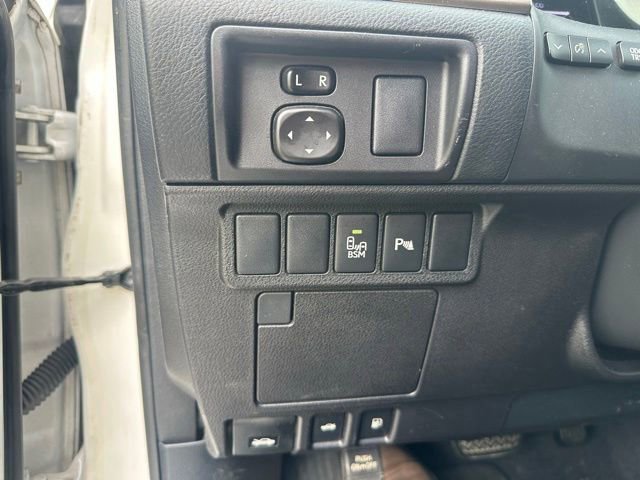 Used 2015 Lexus ES 300h w/ Premium Package w/Bamboo Trim FWD image 23