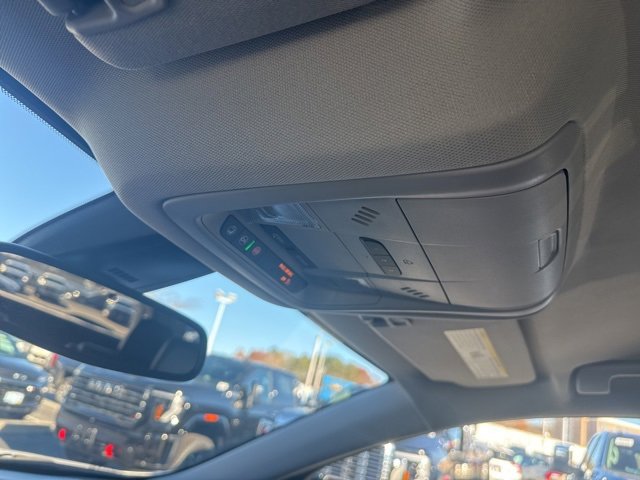 Used 2023 GMC Acadia SLT w/ Elevation Edition image 23