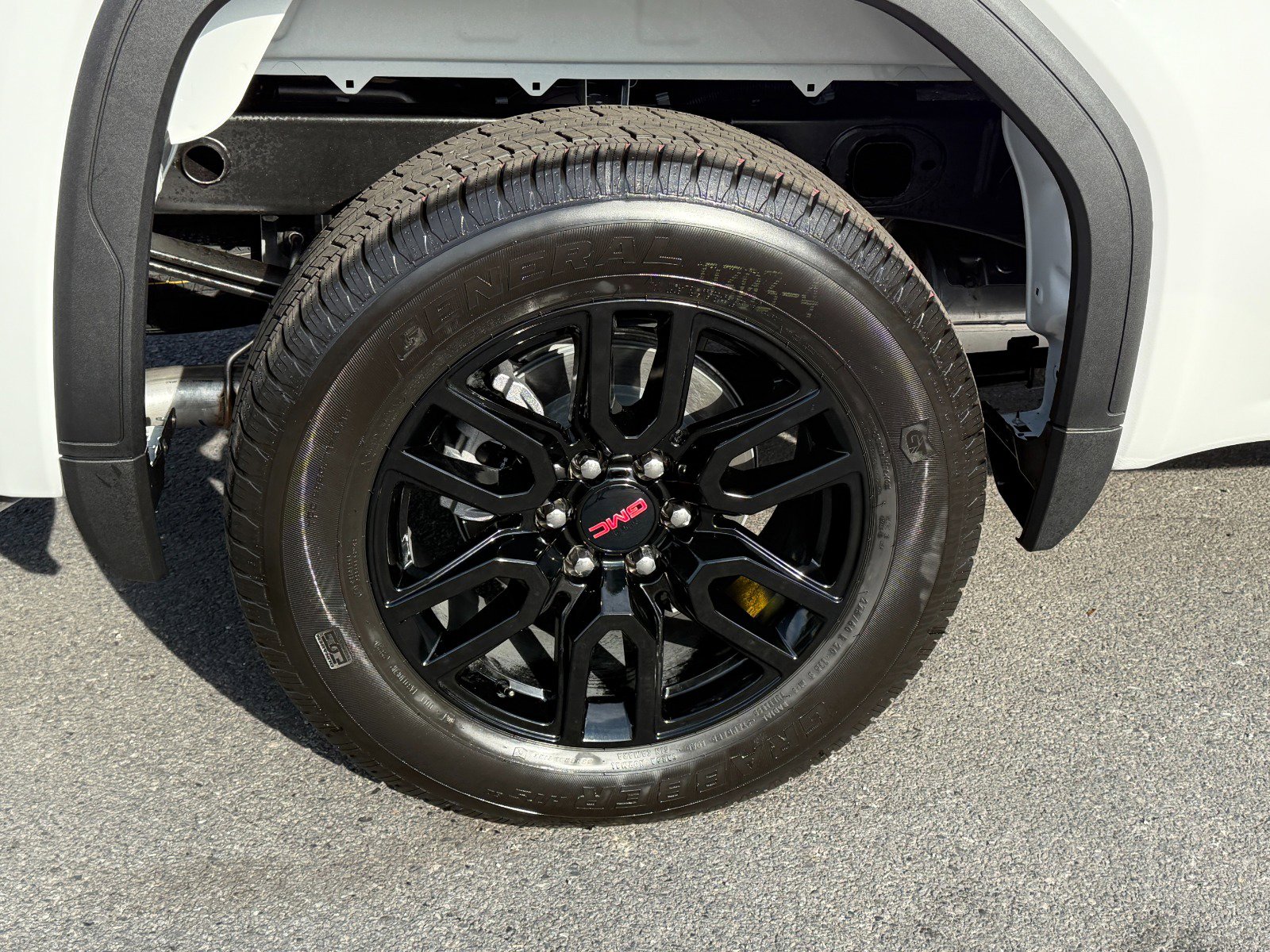 New 2026 GMC Sierra 1500 Elevation image 11