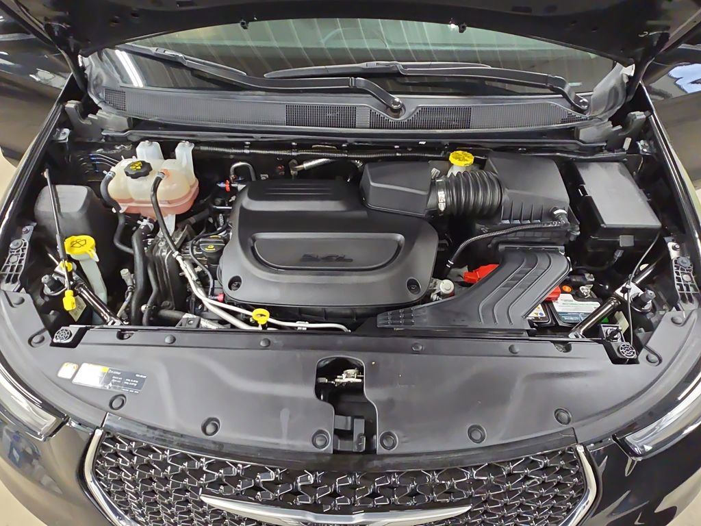 Certified 2023 Chrysler Pacifica Touring-L FWD image 32