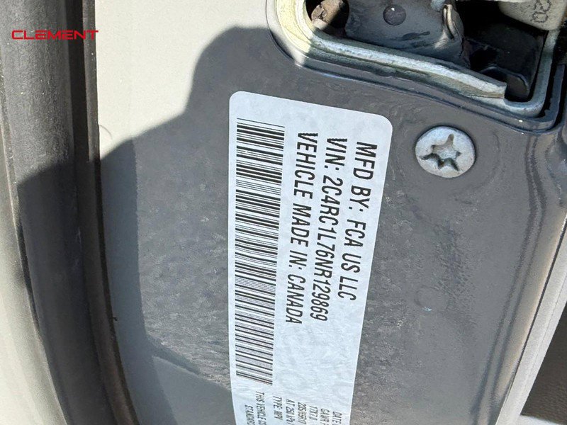 Used 2022 Chrysler Pacifica Touring-L FWD image 29