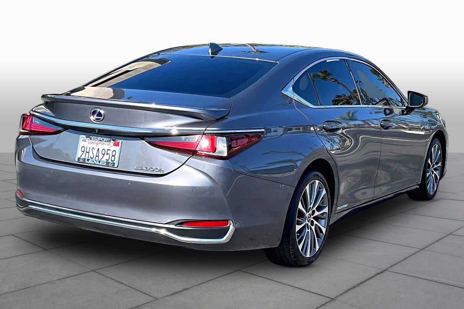 Used 2021 Lexus ES 300h w/ Premium Package FWD image 12