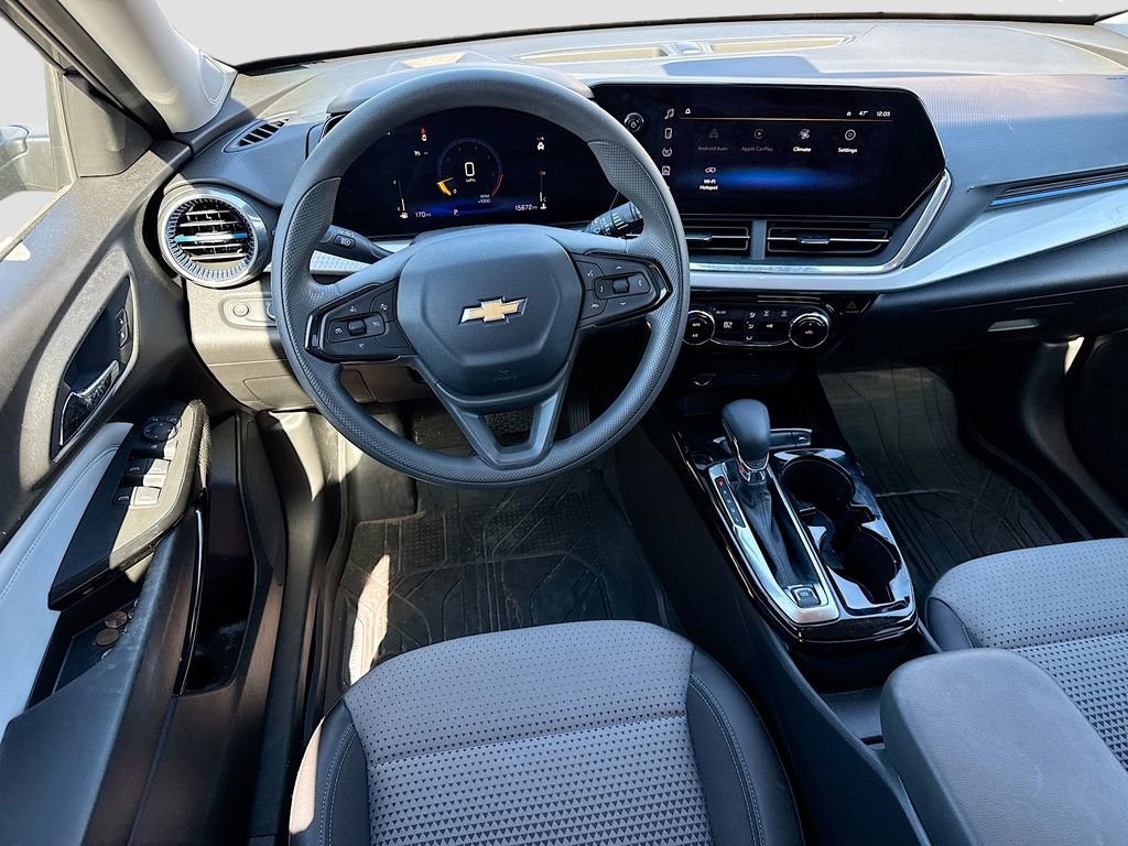 Used 2025 Chevrolet Trax LT image 20
