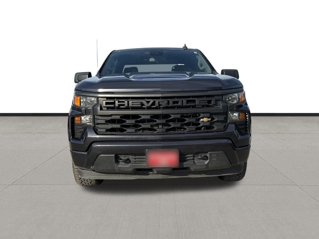 Used 2022 Chevrolet Silverado 1500 Custom RWD image 2