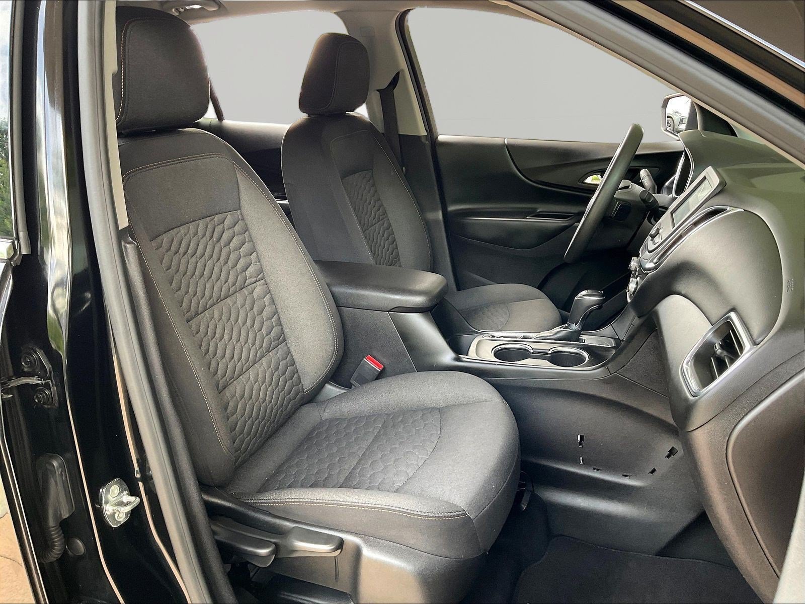 Used 2018 Chevrolet Equinox LT FWD image 28