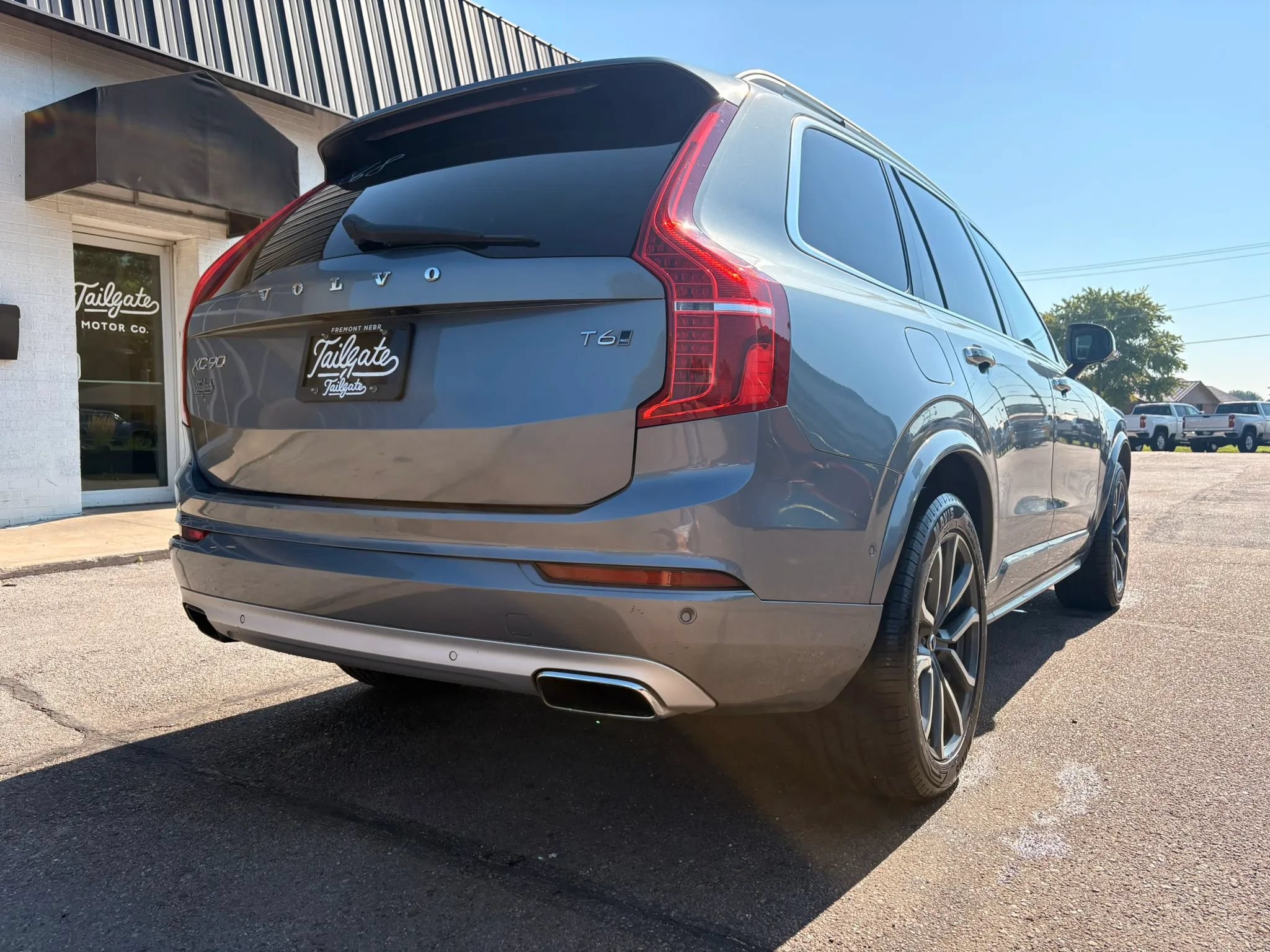 Used 2016 Volvo XC90 T6 Momentum w/ Momentum Plus Package AWD/4WD image 7