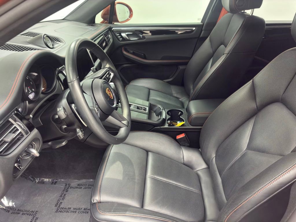 Used 2023 Porsche Macan w/ Premium Package Plus image 16