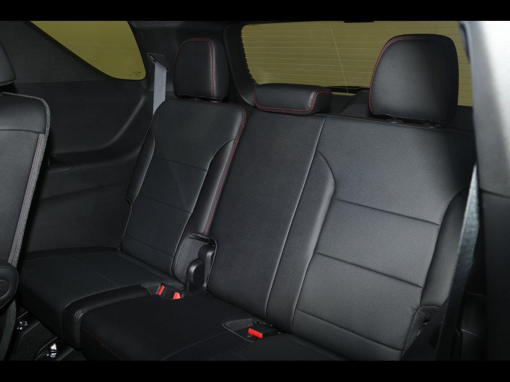 Certified 2026 Chevrolet Traverse RS w/ LPO, Floor Liner Package AWD/4WD image 25