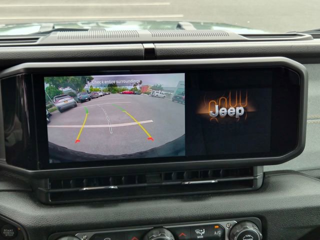 Used 2024 Jeep Wrangler Unlimited AWD/4WD image 28