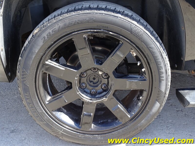 Used 2012 Cadillac Escalade ESV Luxury AWD/4WD image 33