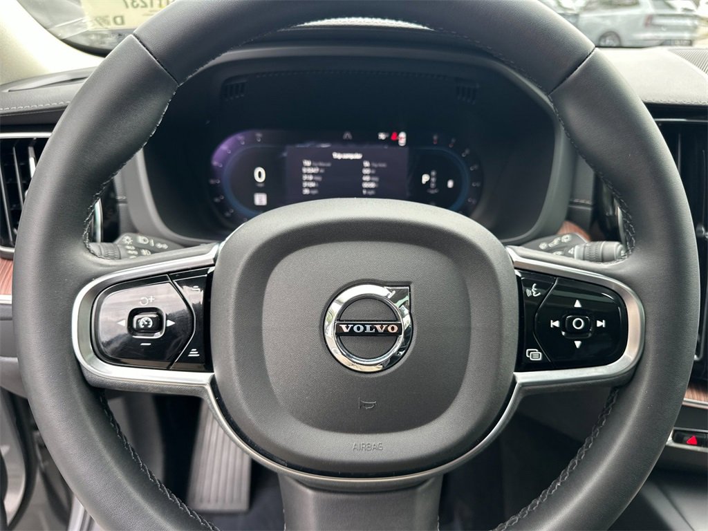 Certified 2023 Volvo XC60 B5 Ultimate image 23