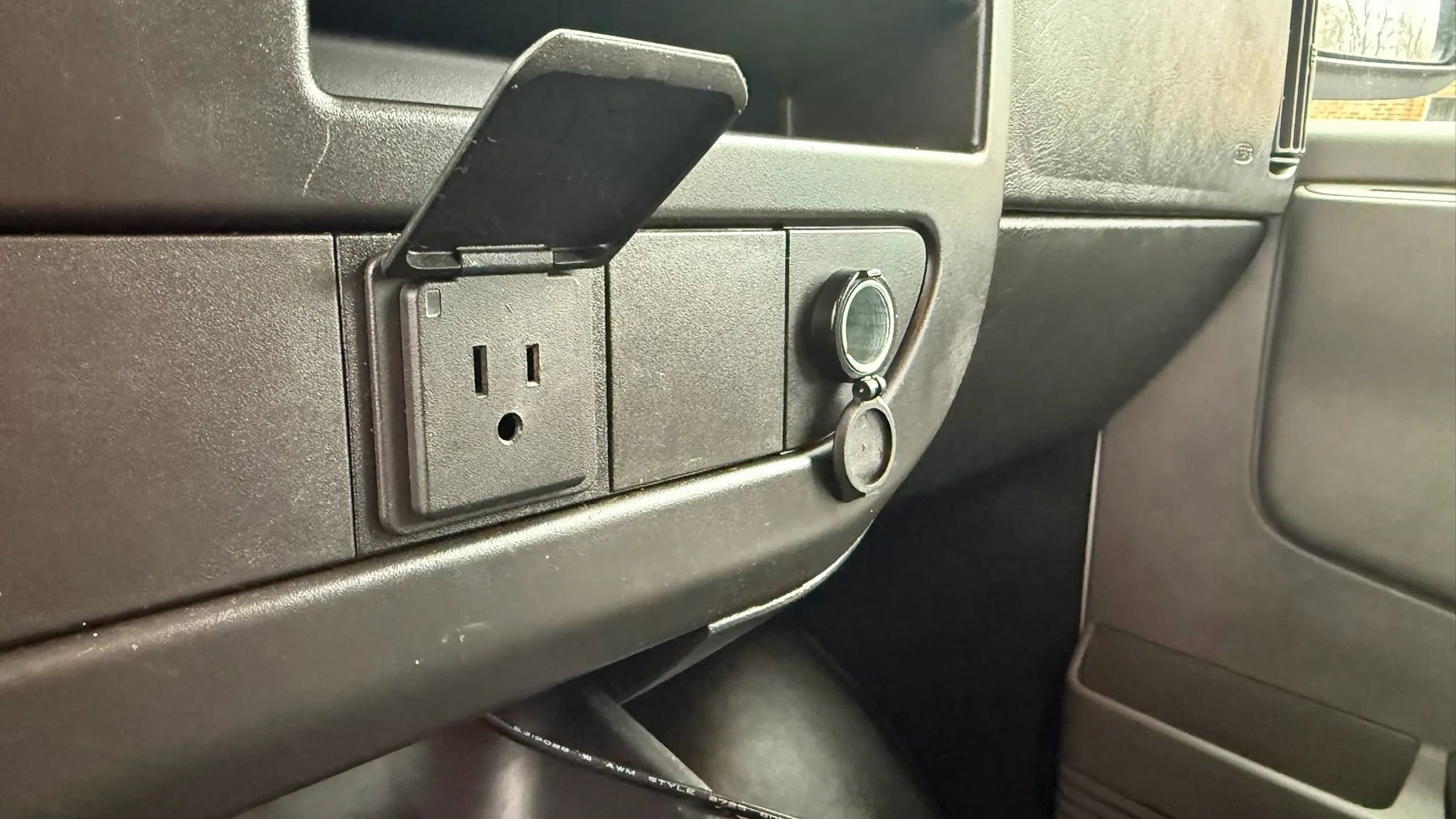 Used 2021 Chevrolet Express 2500 image 22