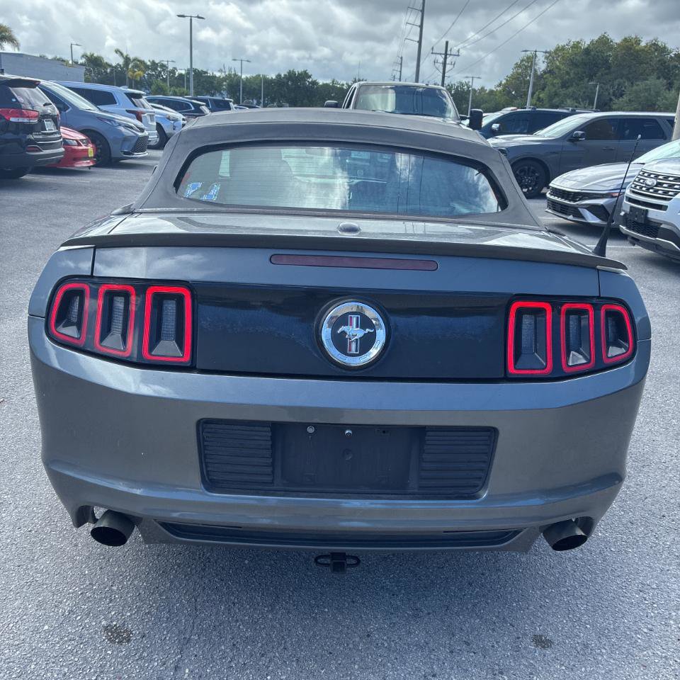 Used 2013 Ford Mustang Premium RWD image 8