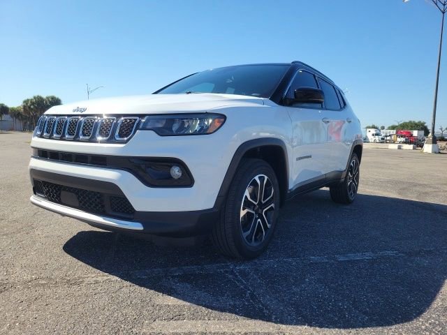 Used 2023 Jeep Compass Limited AWD/4WD image 2