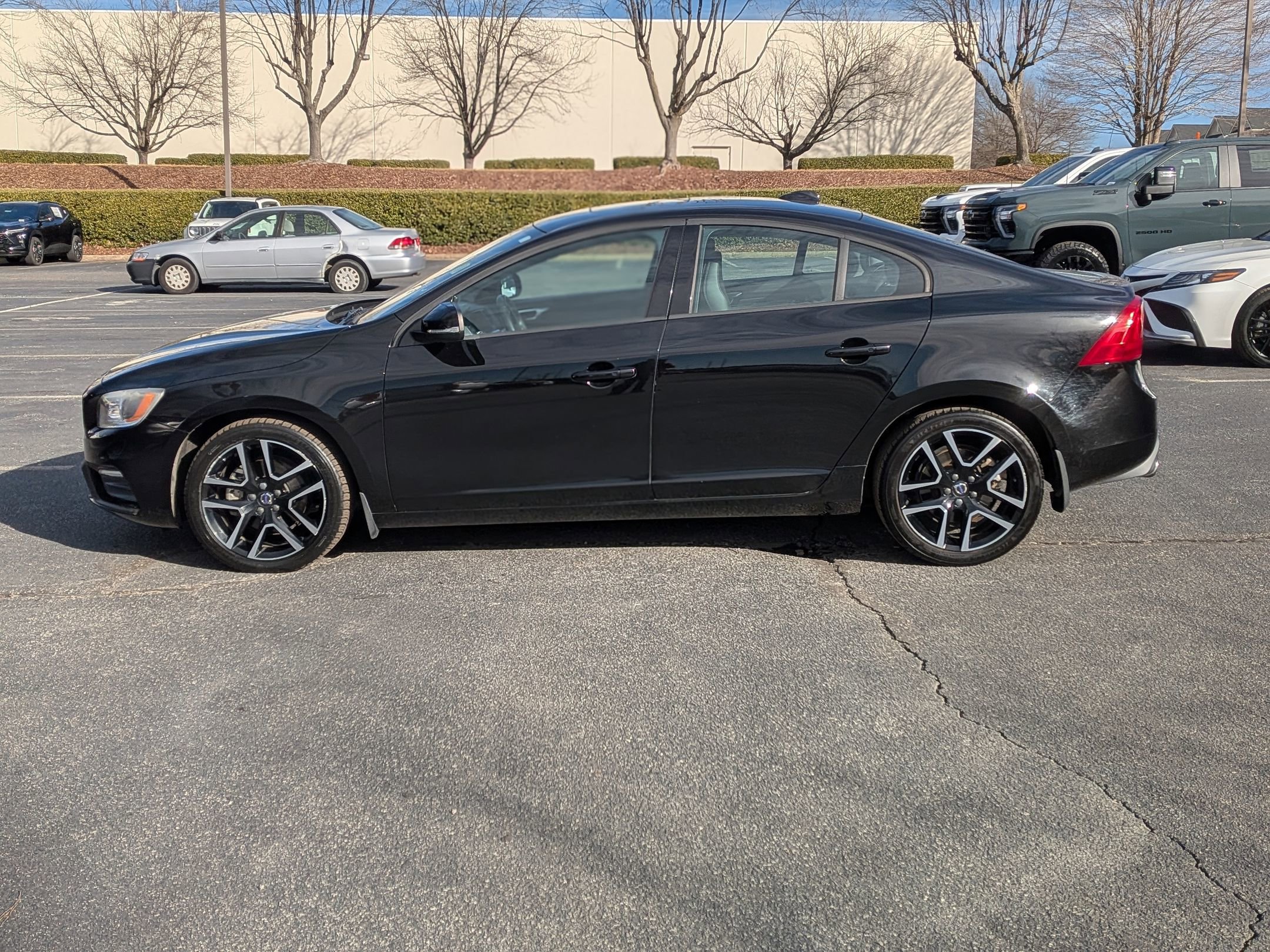 Used 2018 Volvo S60 T5 Dynamic w/ Vision Package image 6