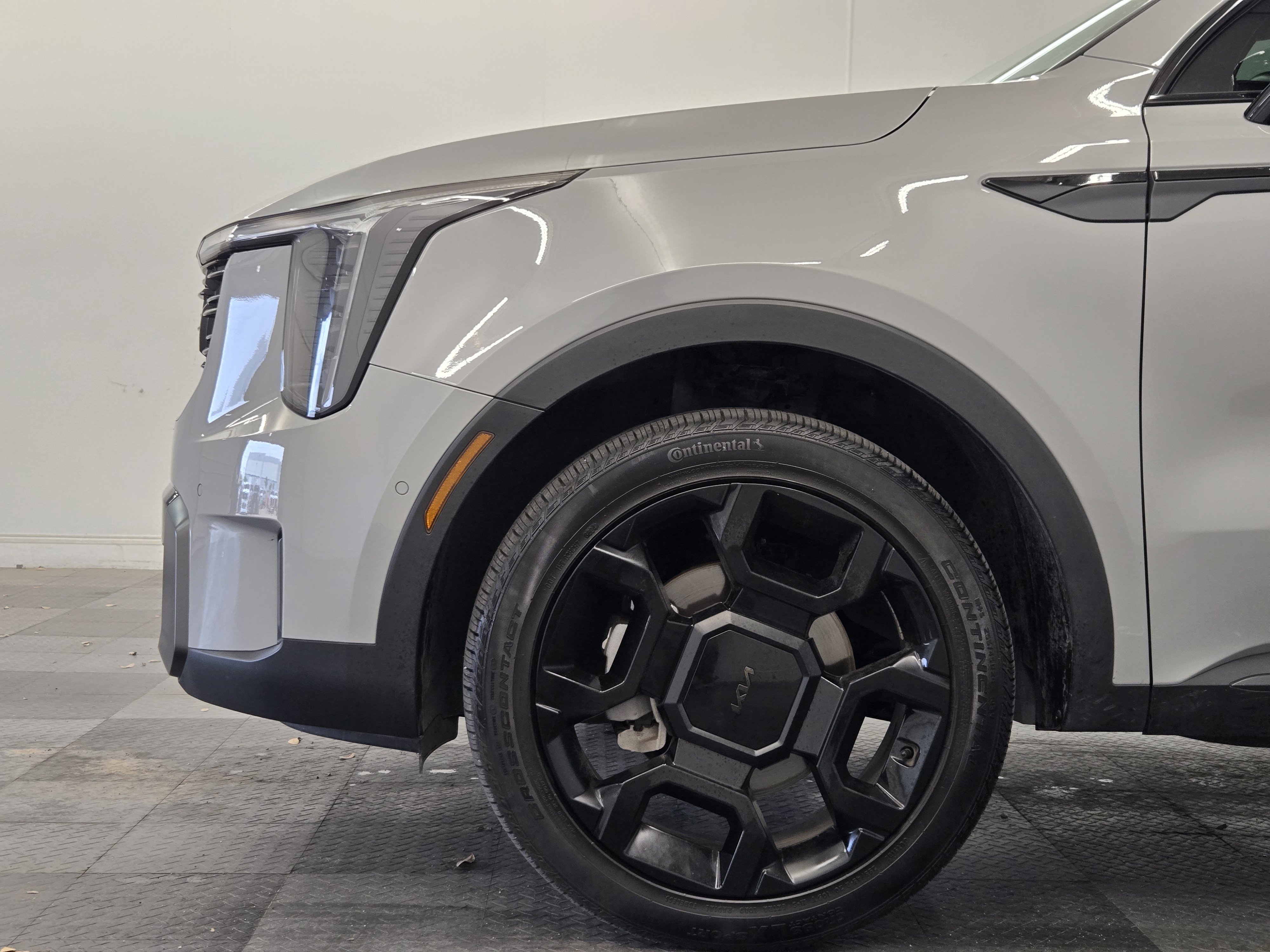 Used 2025 Kia Sorento SX AWD/4WD image 9