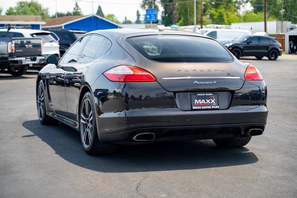 Used 2013 Porsche Panamera 4 w/ Premium Pkg image 12